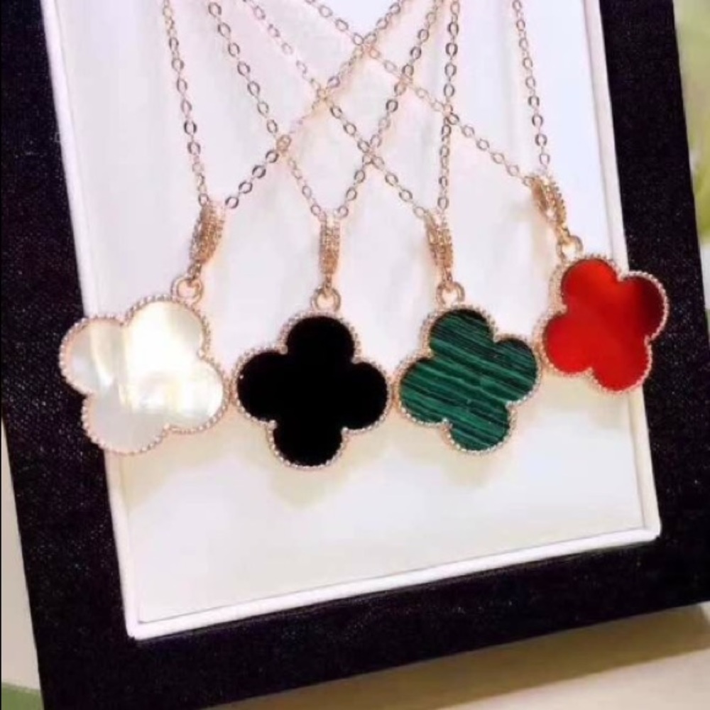 Vintage Alhambra 25MM Pendant Necklace